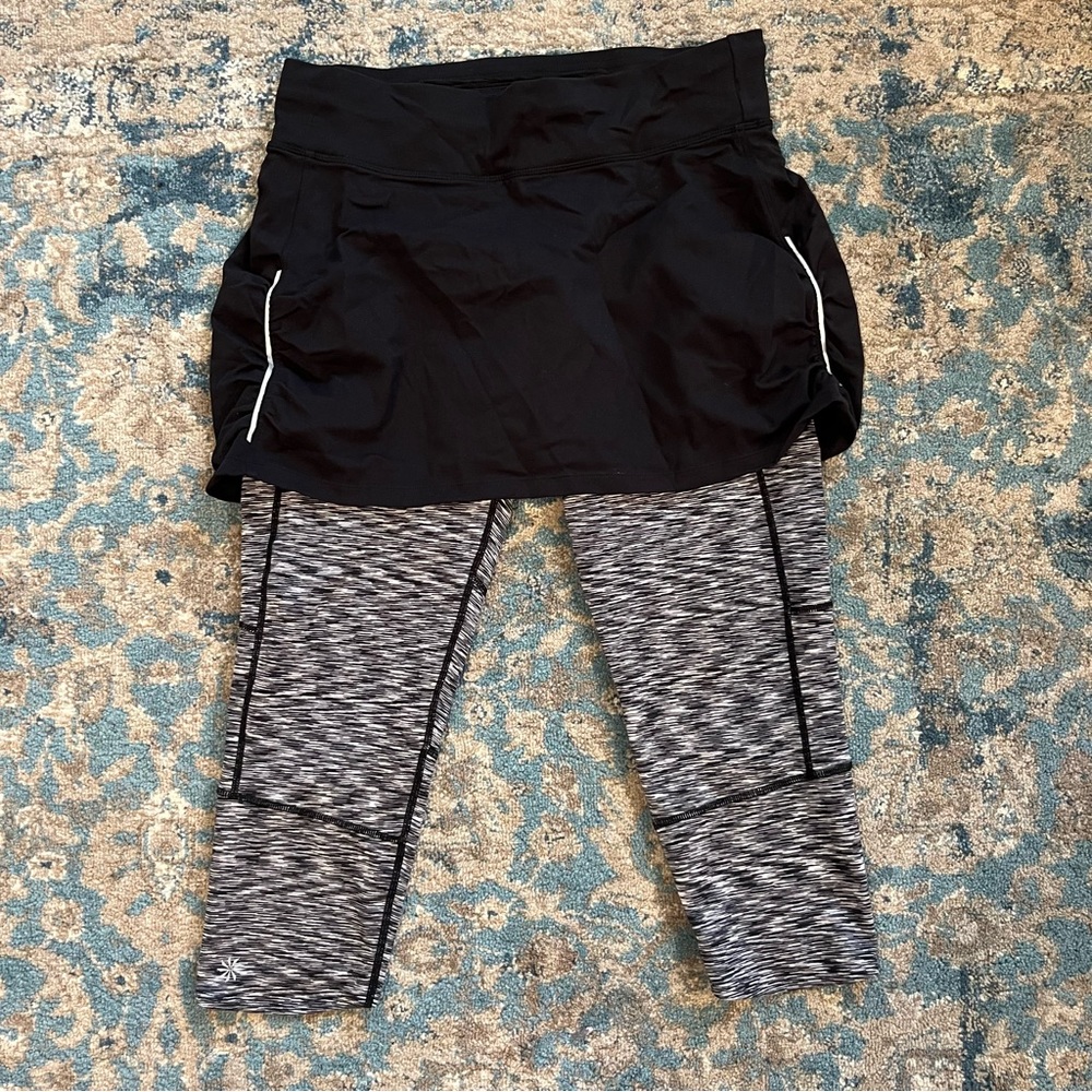 Athleta Running Skirt with Built in Capris Size Medium